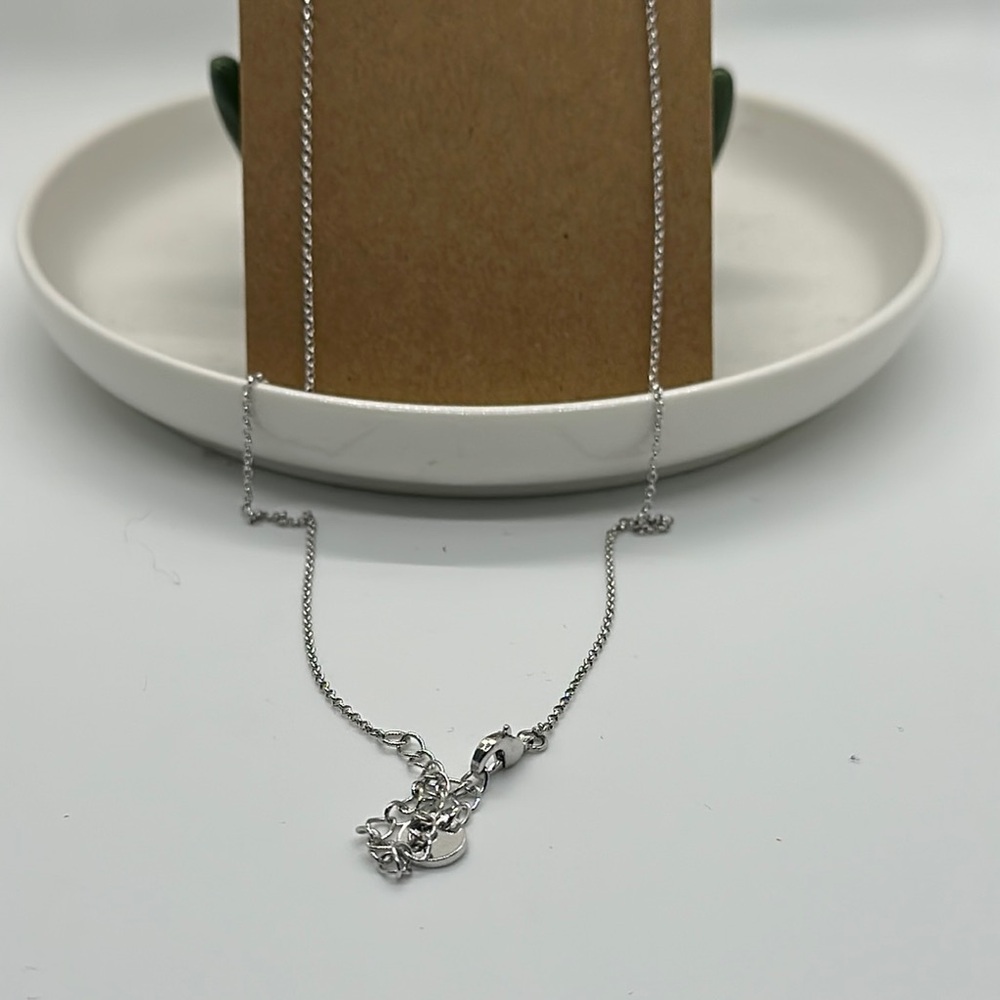 Elegant Rhodium Necklace with Green Gemstone No Bag No Tag never worn - Picture 3 of 3